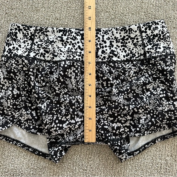 Lululemon Run Times Short II 4” Size 4 - Picture 7 of 8